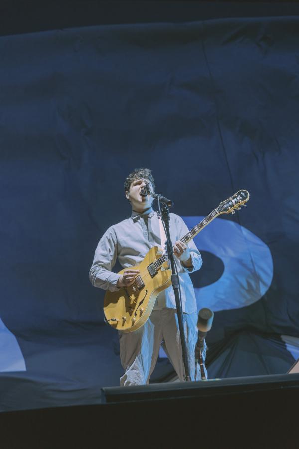 VAMPIRE WEEKEND 2869